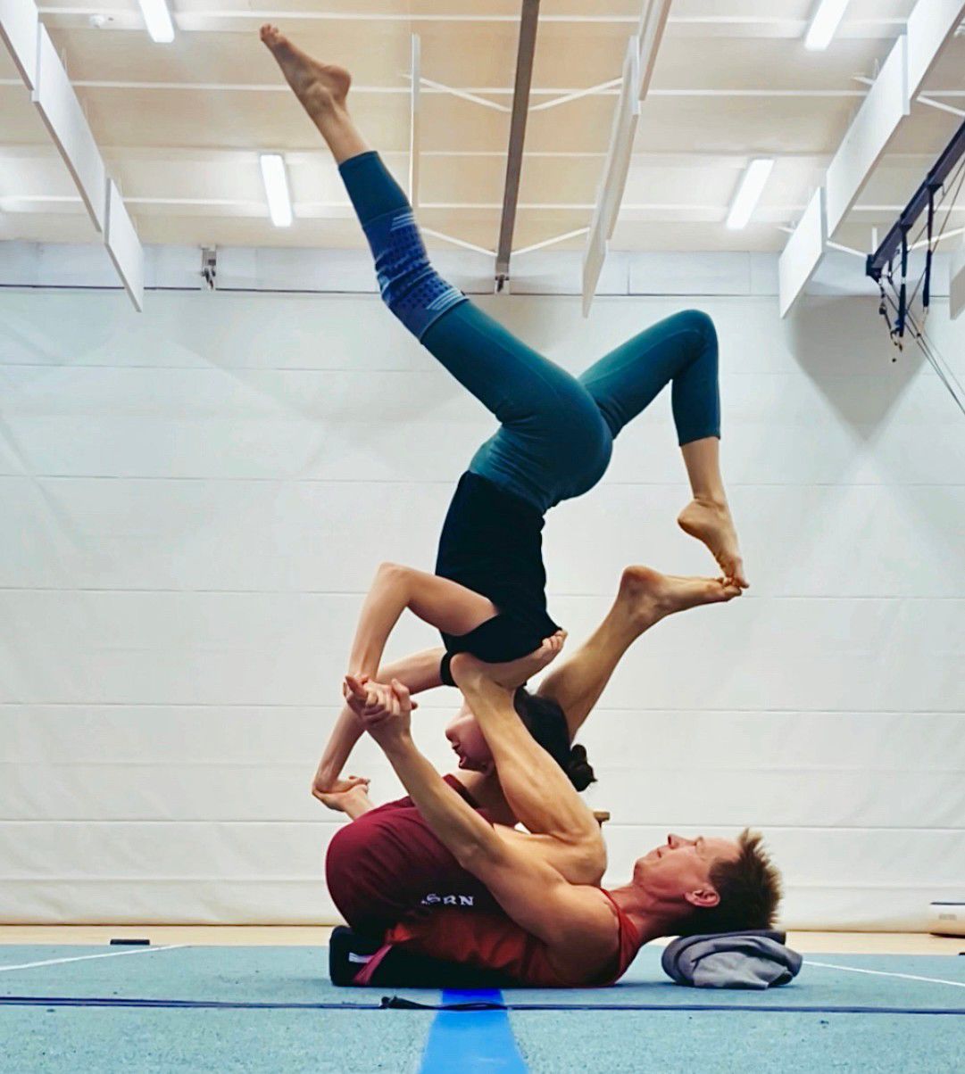 12. L Basing AcroYoga Flow Level 1.5