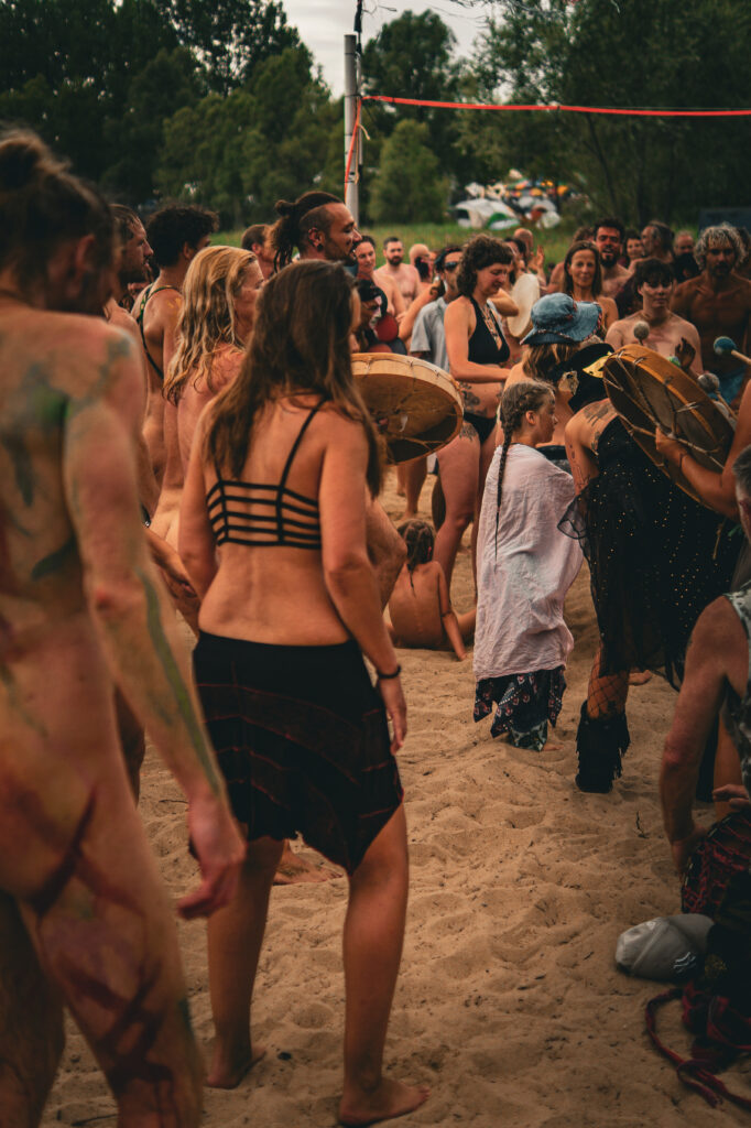 Cat & Cow Festival Strand