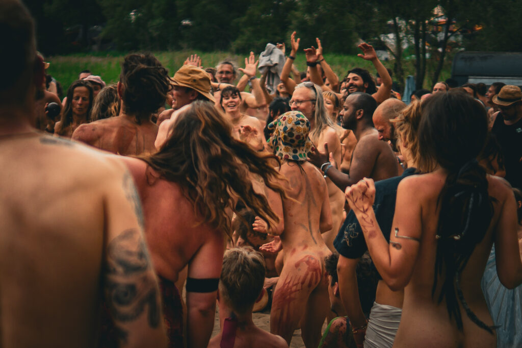 Cat & Cow Nackt und Frei